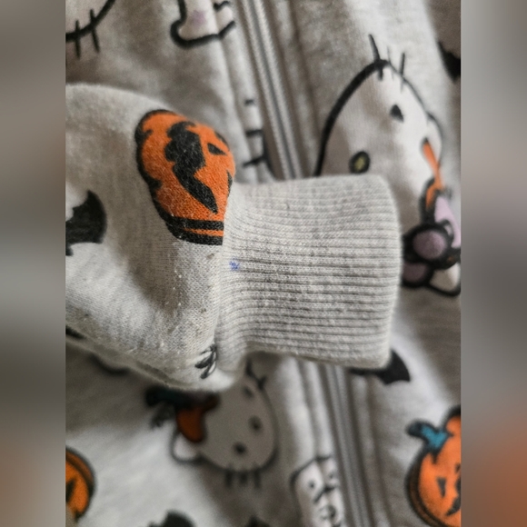 Hello Kitty Pumpkin Girls Hoodie - Picture 4 of 8